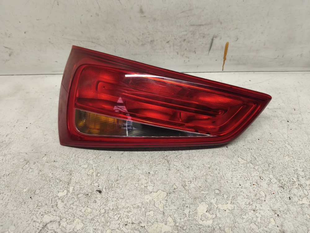 FEU ARRIERE GAUCHE AUDI A1 - Vue 1